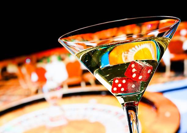 Multiple Dragon Tiger tables at laskar303 with different bet limits displayed